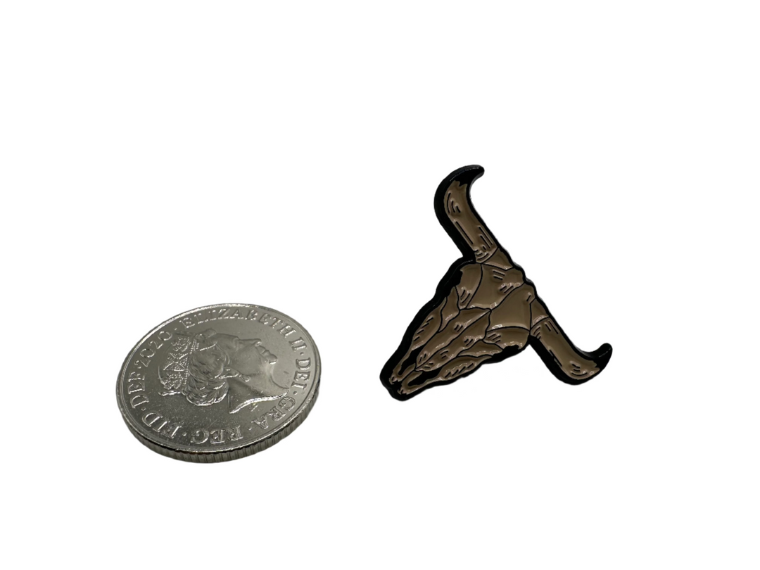 Long Horn Pin