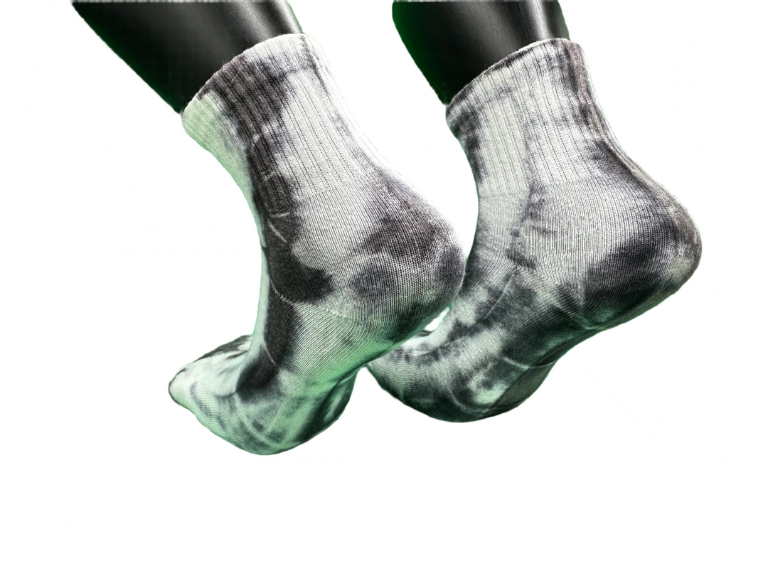 Into the darkness Tie Dye Quarter Socks